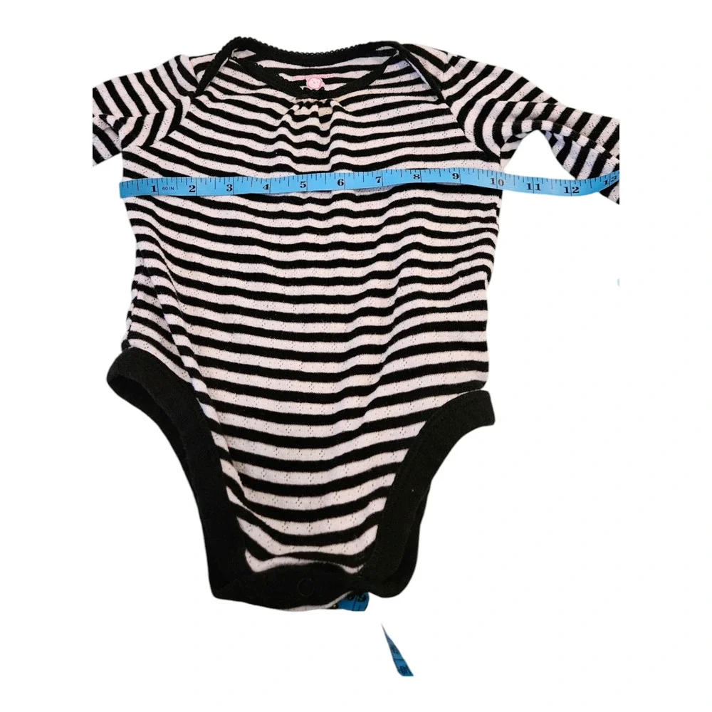 Garanimals Kids Size 6-9M Long Sleeve Black and White Striped Bodysuit